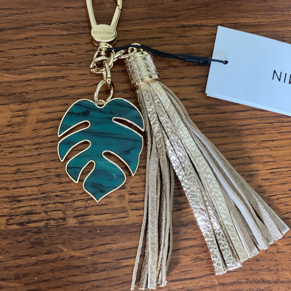 Brahmin Palm Leaf tassel in Dream Quantum